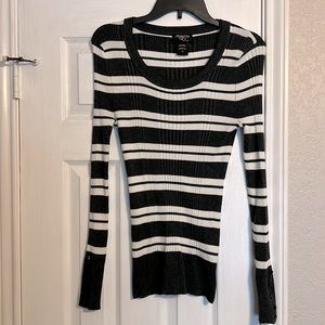 Sweet Hooked Up Sweater💕